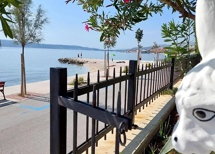 Apartman Ll S Pogledom I Izmedu Splita I Trogira Su Kastela Dalmacija Hrvatska