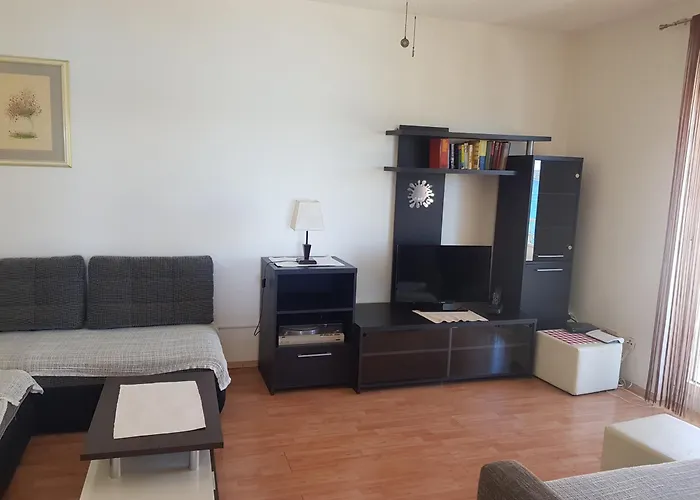Apartman Ll S Pogledom I Izmedu Splita I Trogira Su Kastela Dalmacija Hrvatska