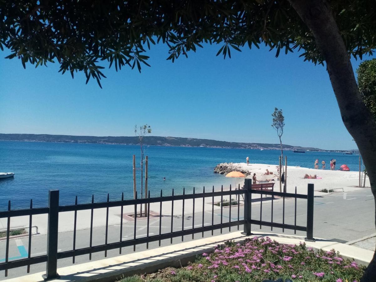 Apartment Ll S Pogledom I Izmedu Splita I Trogira Su Dalmacija Hrvatska *