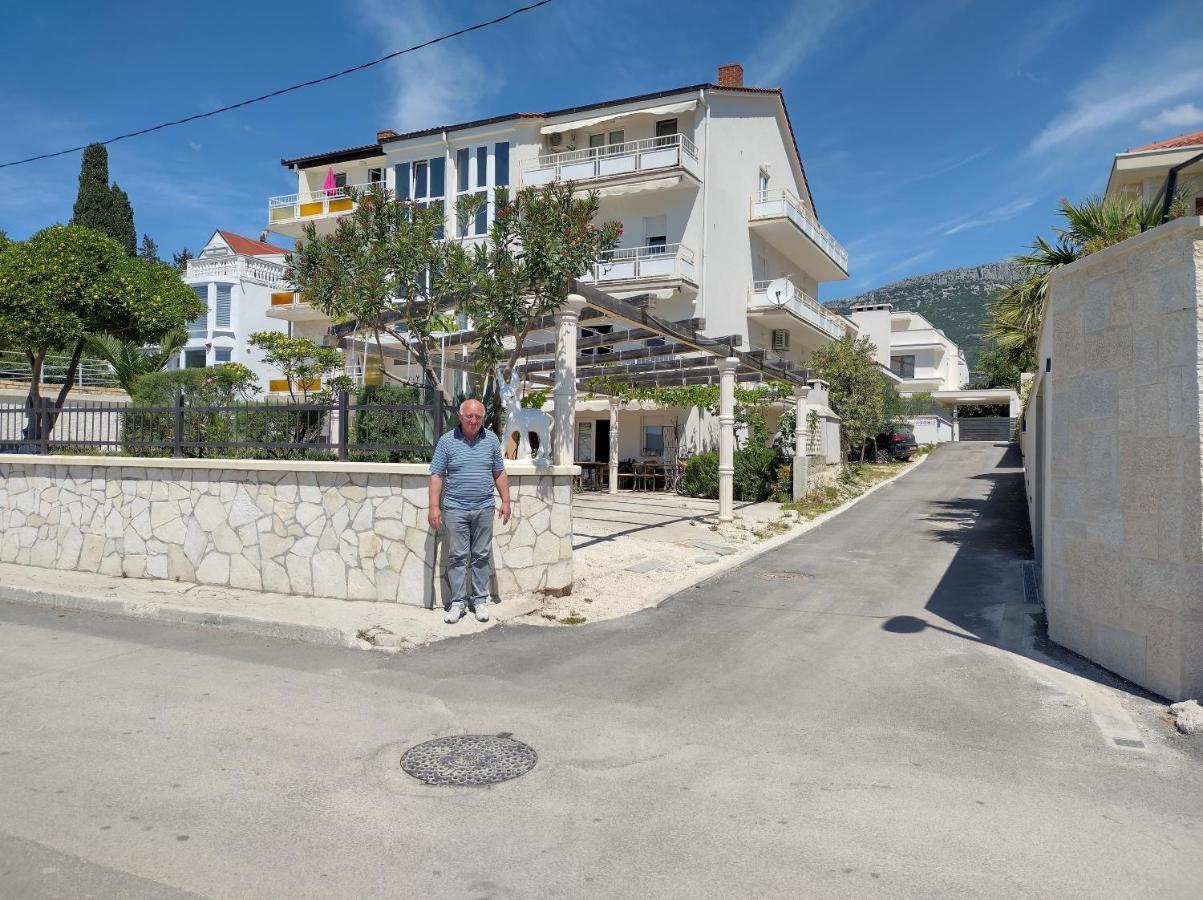 Ll S Pogledom I Izmedu Splita I Trogira Su Dalmacija Hrvatska Apartment Kastela