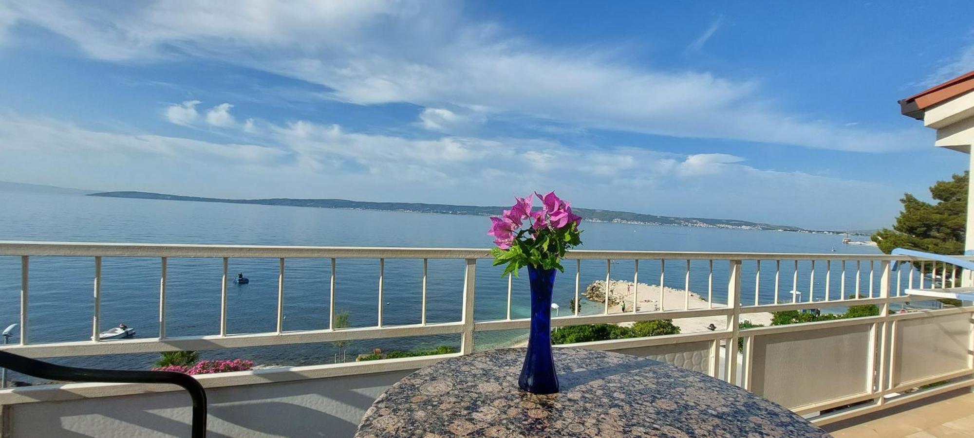 Ll S Pogledom I Izmedu Splita I Trogira Su Dalmacija Hrvatska Kastela