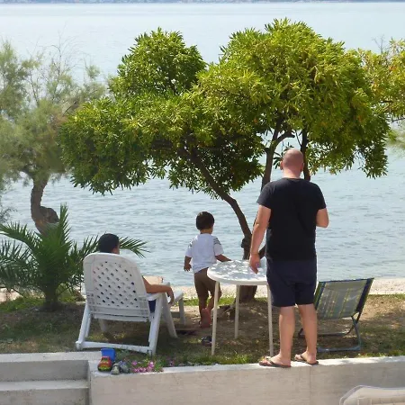 Apartman Ll S Pogledom I Izmedu Splita I Trogira Su Kastela Dalmacija Hrvatska Exterior photo